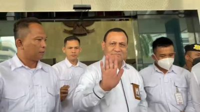 Setelah Diberhentikan Presiden Jokowi, KPK Putus Akses Firli Bahuri tapi Tetap Bisa “Ngantor”