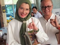 Arzeti Bilbina Nyoblos di Sidoarjo