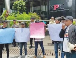 Massa Tuntut Transparansi KPK TerkaitPenanganan Kasus Dugaan Korupsi di Sidoarjo