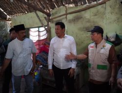 Bupati Sidoarjo Subandi Kembali Bantu Warga Renovasi Rumah
