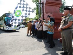 239 CJH Diberangkatkan, Wabup Pesan Jaga Kesehatan Serta Minta Doa Untuk Sidoarjo