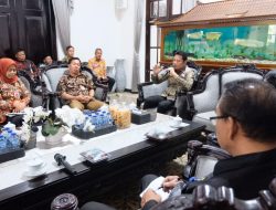 Bupati Sidoarjo Mengajak Diskusi Pengelola Pasar Untuk Reteibusi