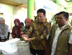 Pemkab Sidoarjo Salurkan Bantuan Beras dan Minyak Goreng Dari Pusat