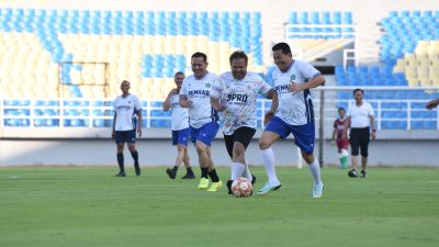 Bupati Sidoarjo Subandi Ajak Anggota Dewan Main Bola, Bentuk Kerjasama Yang Baik
