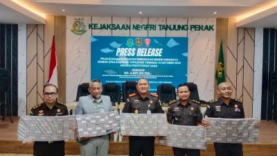 Kejari Tanjung Perak setor ke Kas Negara Rp4,9 miliar, hasil TPPU judi online