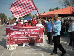 Ribuan Warga Becirongengor Kecamatan Wonoayu Ikuti Jalan Sehat Peringati HUT RI ke 81