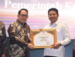 Pemkab Sidoarjo Raih Penghargaan Jamsostek Award, Bupati SubandiSiapkan Program Satu ASN Melindungi Satu Pekerja Rentan