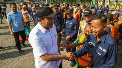 Bupati Subandi Tegaskan Digitalisasi Parkir Sidoarjo, Jukir Nakal Terancam Diberhentikan