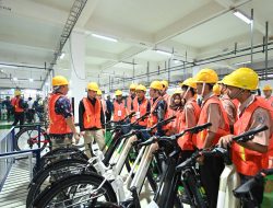 Kunjungi Kabupaten Sidoarjo, Wapres Dorong Penyelarasan Pendidikan Vokasi danKebutuhan Industri untuk Perkuat SDM Muda