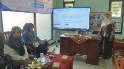 Laporan Keuangan Digital BUMDesa Mekar Jaya, Tim Unsoed Dampingi Desa Tingal Istimewa
