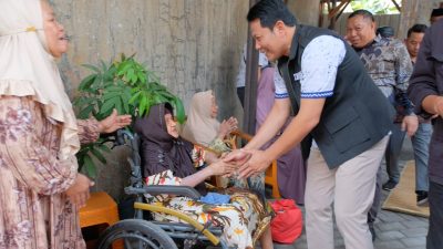 Bupati Subandi Salurkan Bantuan Perbaikan Dua Rumah dan Empat Kursi Roda