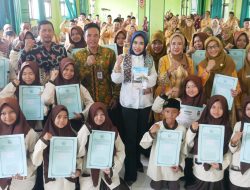 MTsN 4 Sidoarjo Luncurkan Antologi Perempuan yang Menginspirasi Sidoarjo,Rekam Kiprah Wabup Mimik Idayana